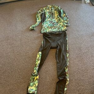 TRI SIRENA Biking padded legging/pants and long sleeve three quarter zipper GC